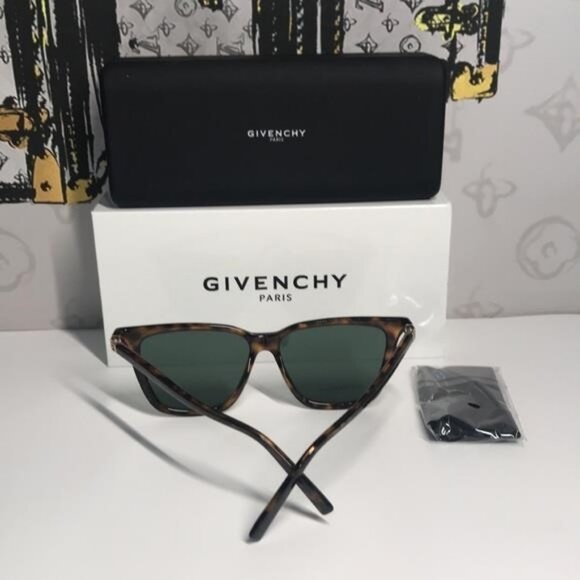 New Authentic Givenchy Tortoise Shell Sunglasses with Green Lenses GV7160/s - Picture 5 of 13